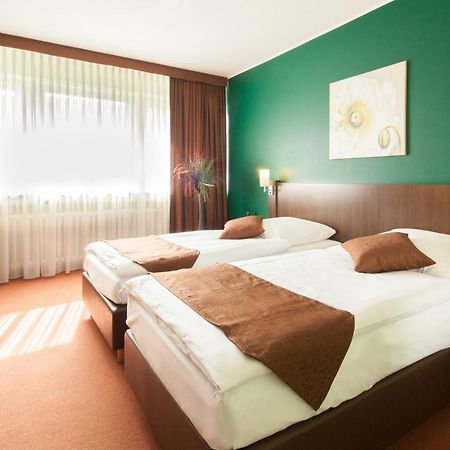 Hotel Mondial Langenfeld  Exterior photo