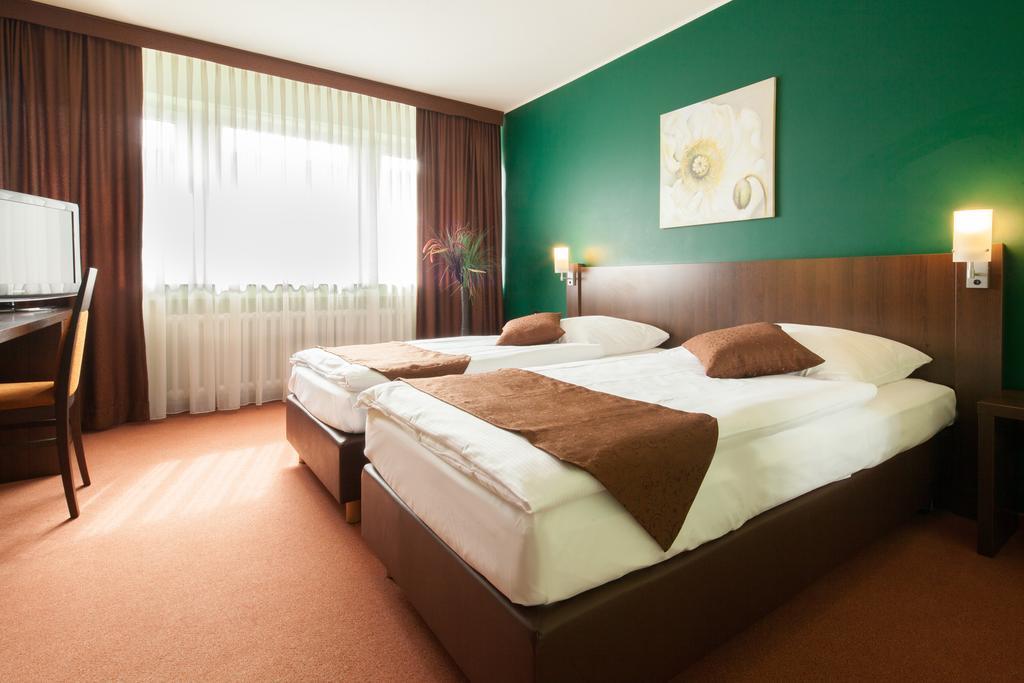 Hotel Mondial Langenfeld  Room photo
