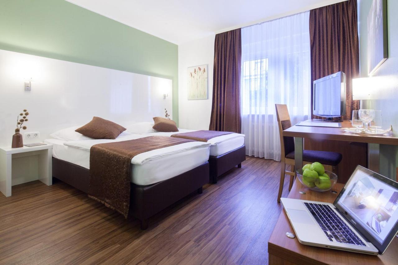 Hotel Mondial Langenfeld  Exterior photo